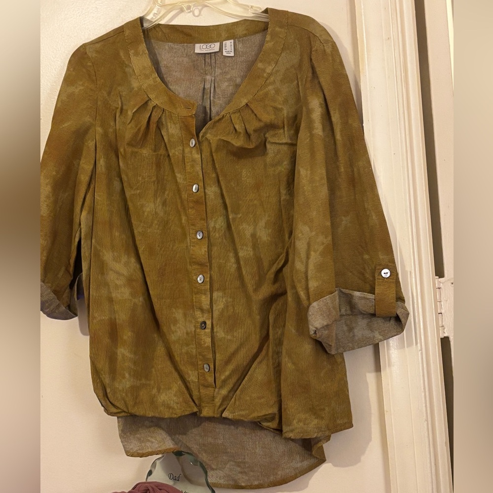 LOGO Gold Button-Up Women's Top